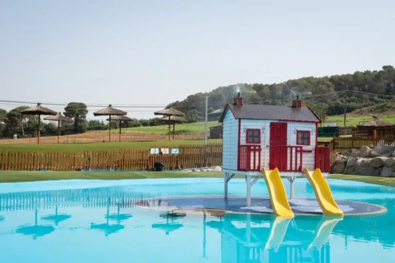 Aquapark canino 22Perros al agua22 768x512