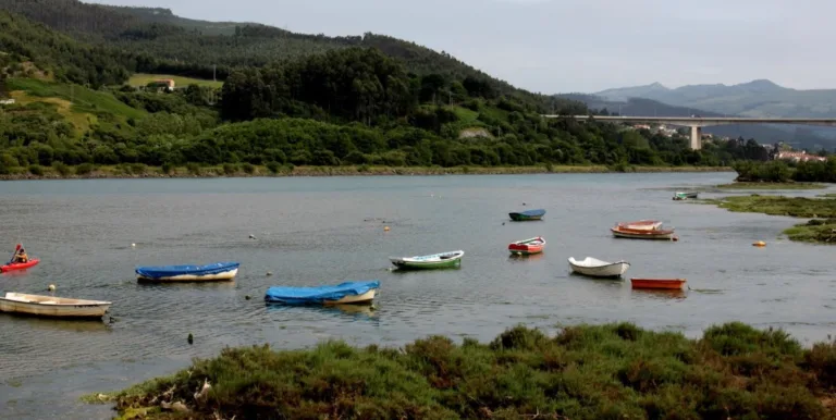 Castro Urdiales Cantabria Muelle Orinon2 768x386