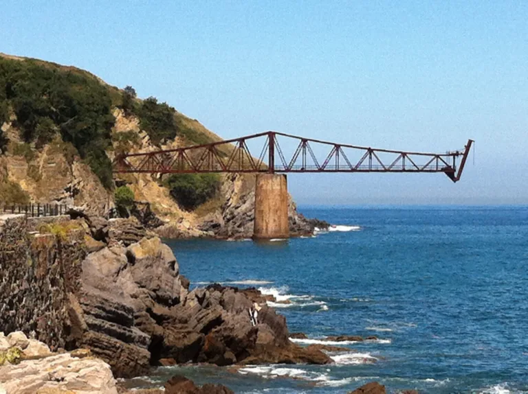 la cala Cargadero Miono en Castro Urdiales Cantabria2 768x574
