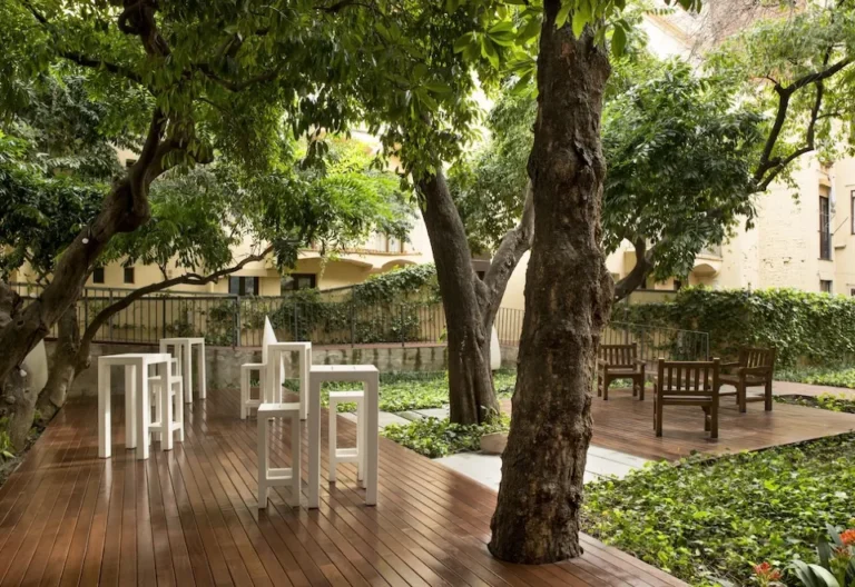 Petit Palace Boqueria Garden pet friendly5 768x528