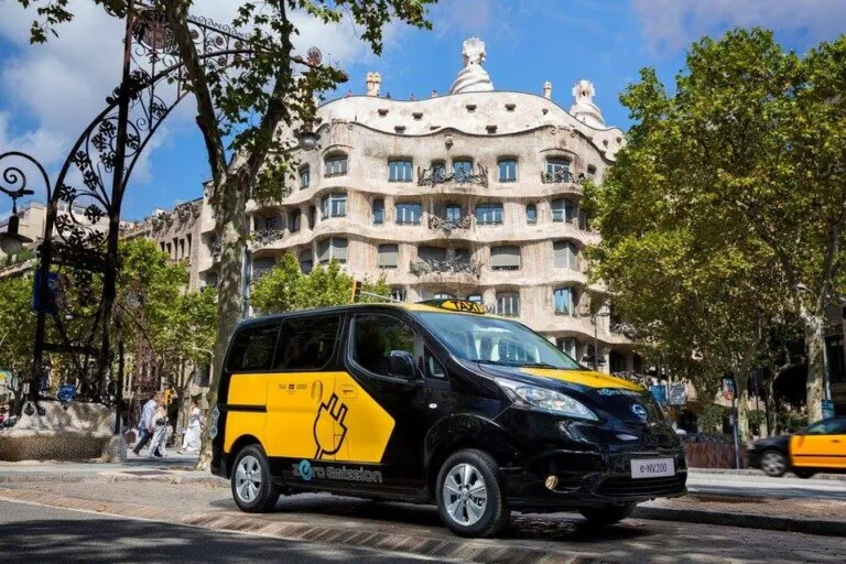 Taxi Blau Barcelona2 768x512