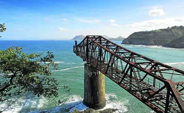 la cala Cargadero Miono en Castro Urdiales Cantabria