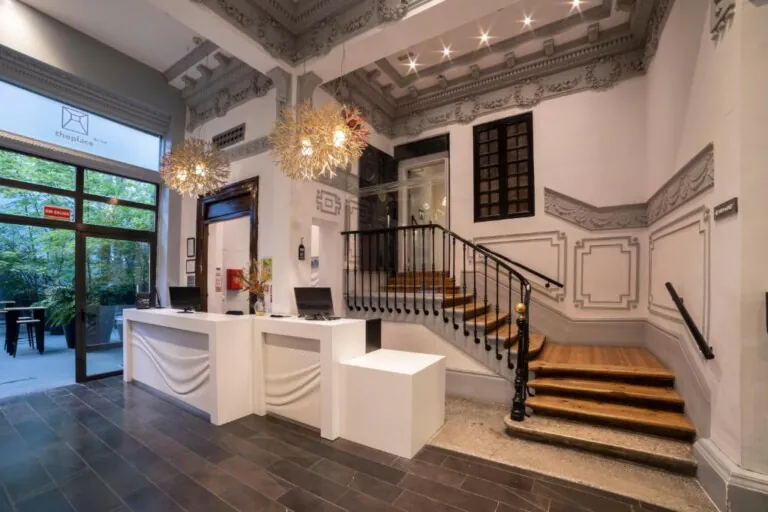 Petit Palace Santa Barbara pet friendly 768x512