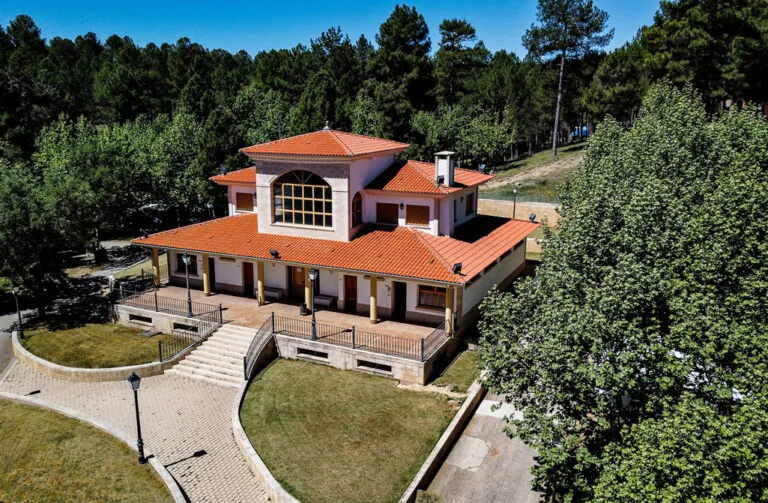 CampingCuenca logo 1 768x503