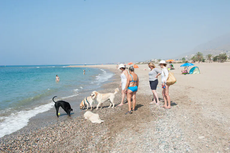 Playa de Las Moreras 768x511