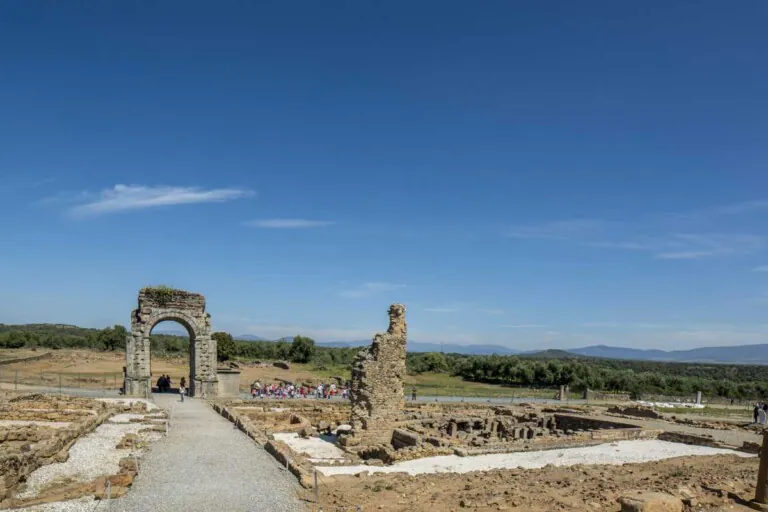 xarco antigua ciudad romana caparra caceres espana 1.jpg.pagespeed.ic .0tpnyv66aC 768x512