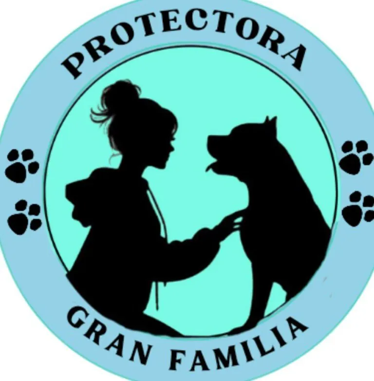 GranFamilia logo 1 768x782